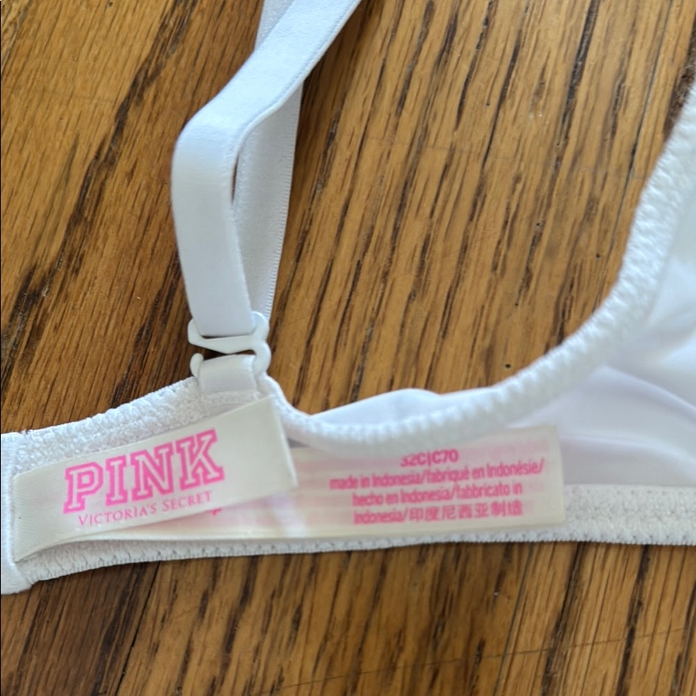 Victoria's Secret White T-Shirt Bra with Molded Cups - Picture 2 of 3